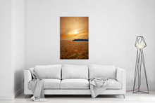 Lade das Bild in den Galerie-Viewer, seltenes Bild, Eisschollen auf der Elbe im goldenen Antlitz | Hamburg Foto "seltenes Bild, Eisschollen auf der Elbe im goldenen Antlitz" als Wandbild auf Leinwand kaufen