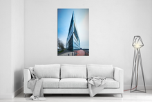 Lade das Bild in den Galerie-Viewer, Deichtor-Center als spitzer Schiffsbug | Hamburg Foto "Deichtor-Center als spitzer Schiffsbug" als Wandbild auf Leinwand kaufen