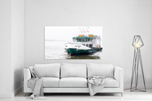 Lade das Bild in den Galerie-Viewer, Buxierer, im Eis kommend aus Nebel | Hamburg Foto "Buxierer, im Eis kommend aus Nebel" als Wandbild auf Leinwand kaufen