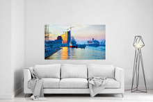 Lade das Bild in den Galerie-Viewer, Cap San Diego und einfahrende Queen Mary 2 | Hamburg Foto "Cap San Diego und einfahrende Queen Mary 2" als Wandbild auf Leinwand kaufen