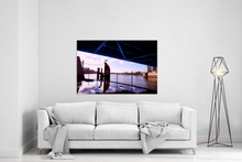 Lade das Bild in den Galerie-Viewer, Unter der Brücke, nah am Wasser | Hamburg Foto "Unter der Brücke, nah am Wasser" als Wandbild auf Leinwand kaufen