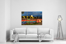 Lade das Bild in den Galerie-Viewer, Graffiti beim Theater König der Löwen | Hamburg Foto "Graffiti beim Theater König der Löwen" als Wandbild auf Leinwand kaufen