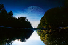 Lade das Bild in den Galerie-Viewer, Planetarium - Brunnen mit Blick in den Stadtpark | Hamburg Foto "Planetarium - Brunnen mit Blick in den Stadtpark" als Wandbild auf Leinwand kaufen