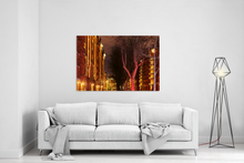 Lade das Bild in den Galerie-Viewer, Gasse durch die Speicherstadt im goldenen Antlitz | Hamburg Foto "Gasse durch die Speicherstadt im goldenen Antlitz" als Wandbild auf Leinwand kaufen