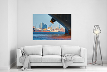 Lade das Bild in den Galerie-Viewer, Einfahrt Containerschiff | Hamburg Foto "Einfahrt Containerschiff" als Wandbild auf Leinwand kaufen