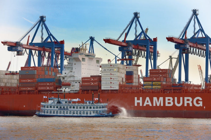 Containerhafen mit Mississippidampfer, Hamburg Schriftzug | Hamburg Foto 